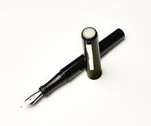 Load image into Gallery viewer, Model 03 Iterum Fountain Pen - Black &amp; Creme
