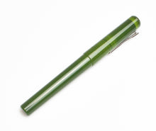 Load image into Gallery viewer, Model 03 Iterum Fountain Pen - Jade Sweet Maroon
