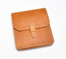 Load image into Gallery viewer, New Penvelope 6 - Italian Leathers