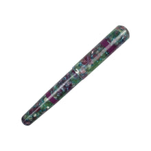 Load image into Gallery viewer, Franklin-Christoph Model 19 fountain pen in Scottish Heather Plum acrylic with purple bands. New old stock.