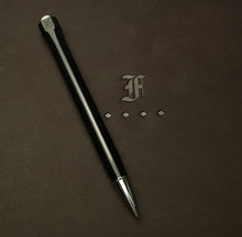 Load image into Gallery viewer, Model 90 Artium Pencil - Black &amp; Creme'