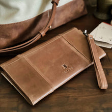 Load image into Gallery viewer, Fortis Clutch Envelope - Creme' and Brown